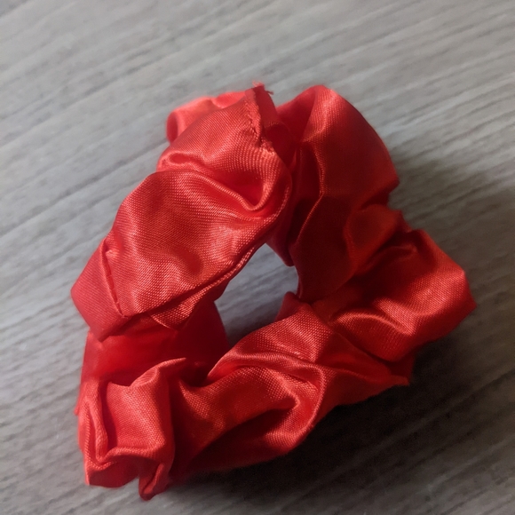 Rainbow scrunchie set of 5 - Picture 3 of 6